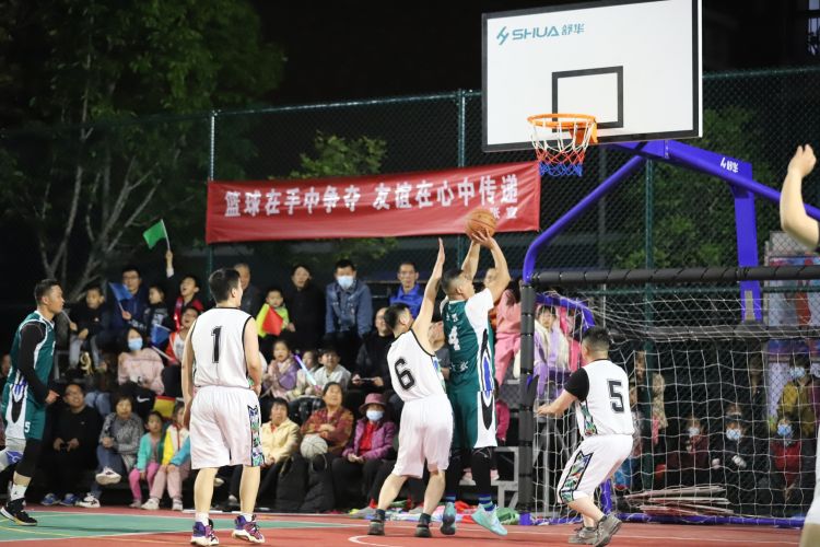 在异国他
